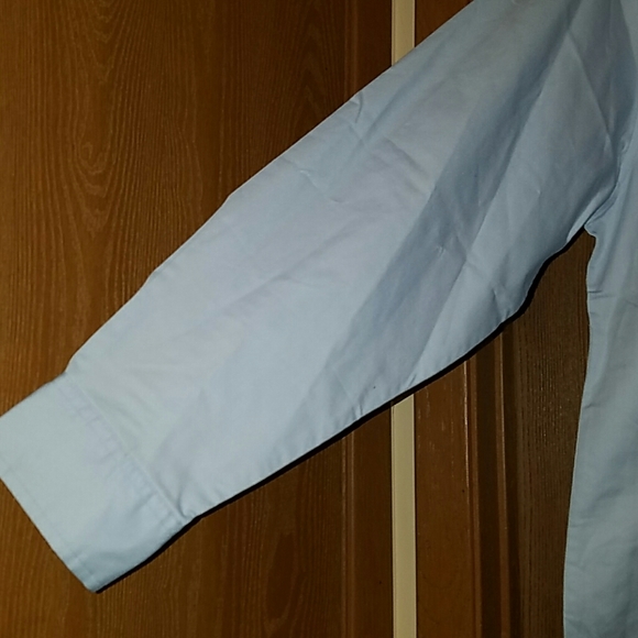 Sierra Pacific blue button down blouse - Picture 4 of 8